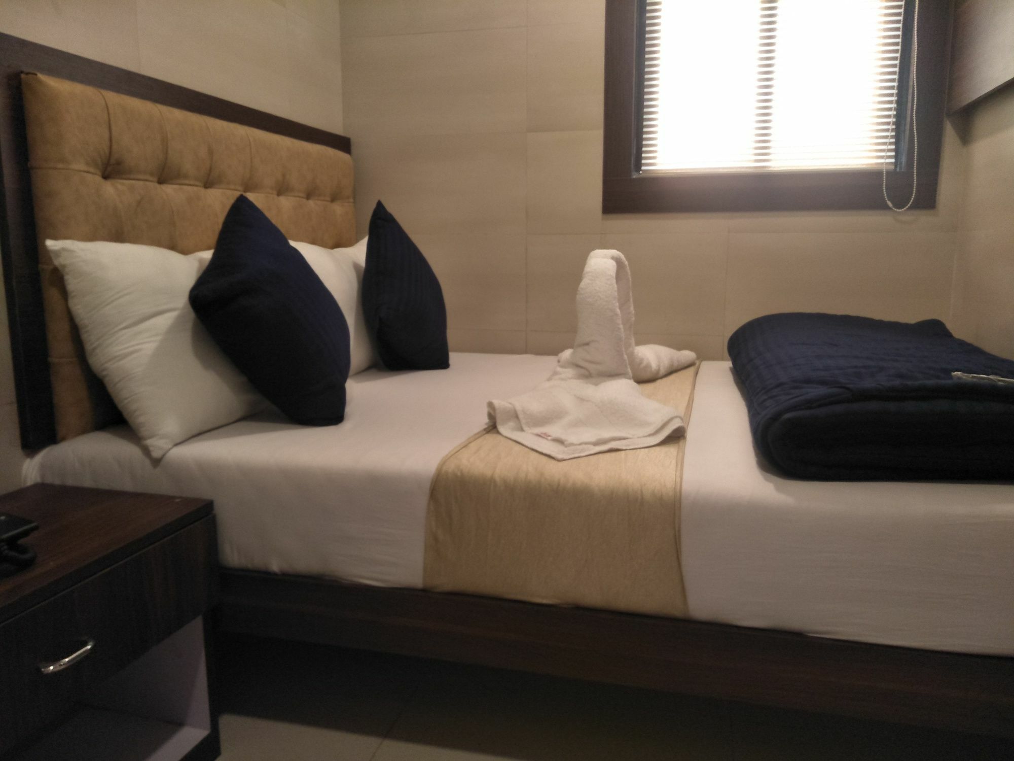 Hotel Avenue Residency Mumbai Exterior photo